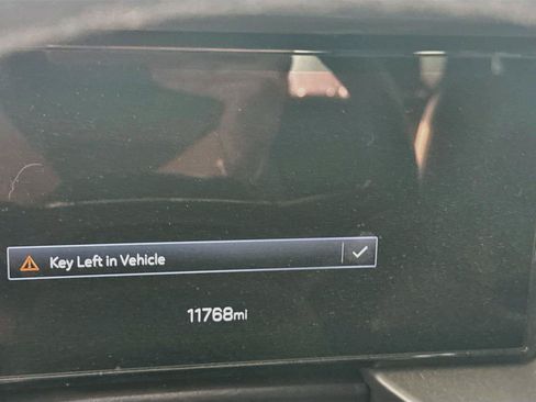 Used 2025 GMC Terrain Elevation w/ Elevation Premium Package AWD/4WD image 3