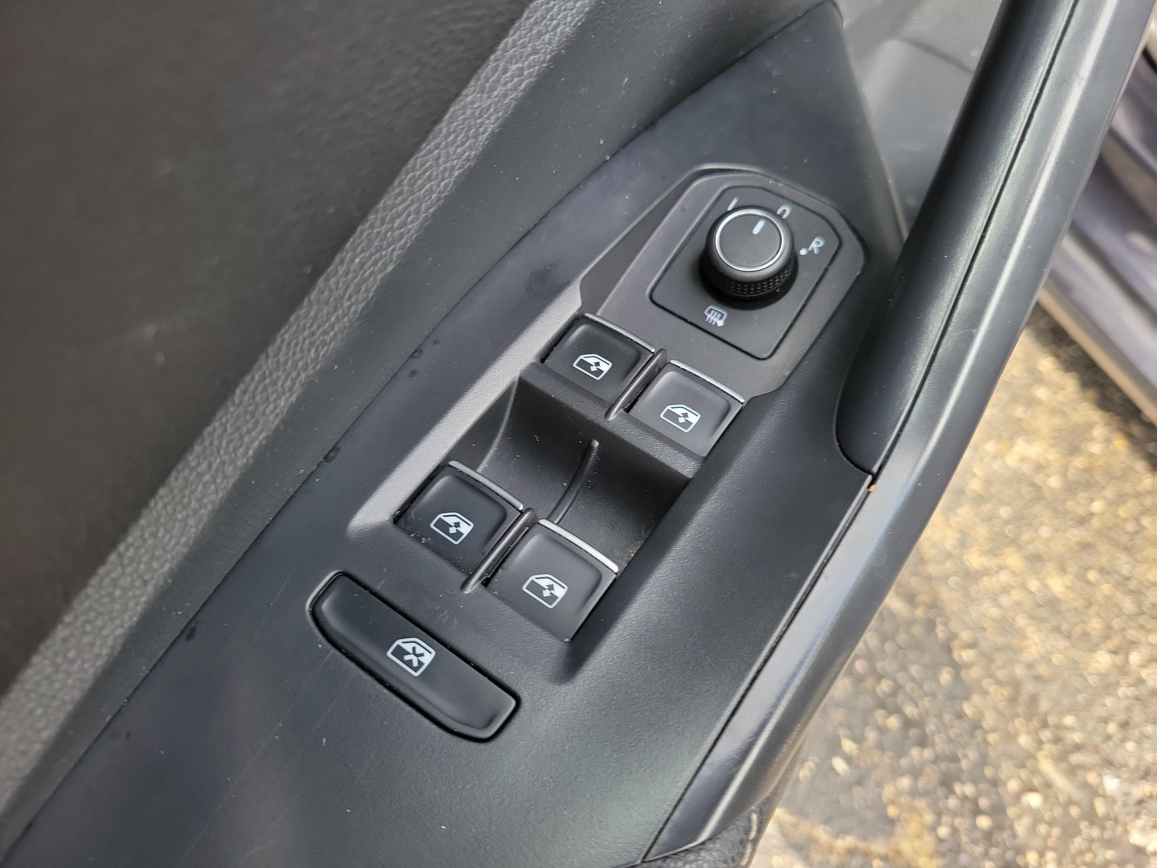 Used 2024 Volkswagen Jetta SE FWD image 21