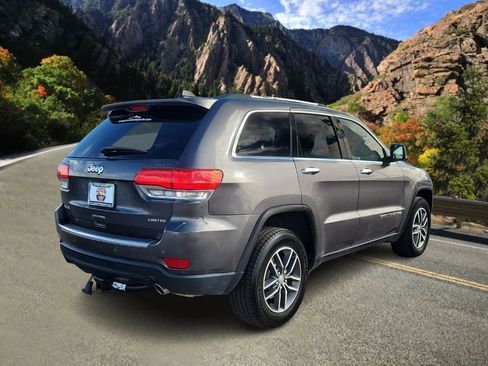 Used 2017 Jeep Grand Cherokee Limited image 3