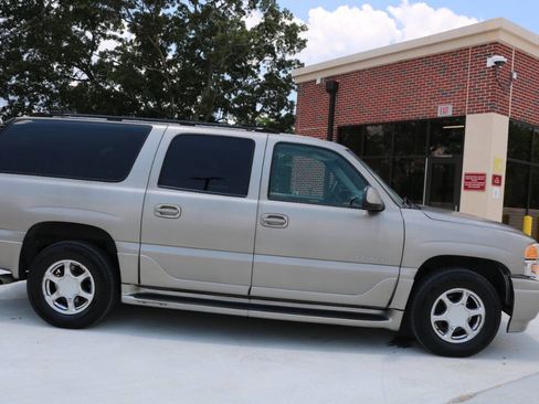Used 2001 GMC Yukon XL Denali AWD/4WD image 50
