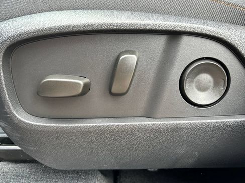 Used 2026 Chevrolet Equinox ACTIV w/ Convenience Package III AWD/4WD image 16