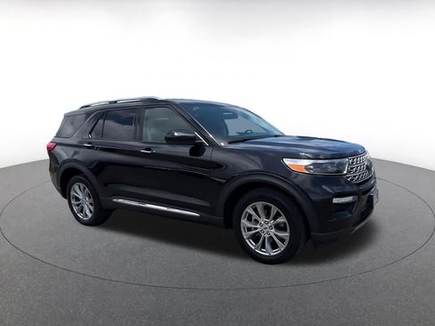 Used 2024 Ford Explorer Limited AWD/4WD image 2