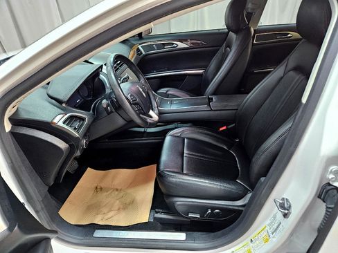 Used 2016 Lincoln MKZ image 16