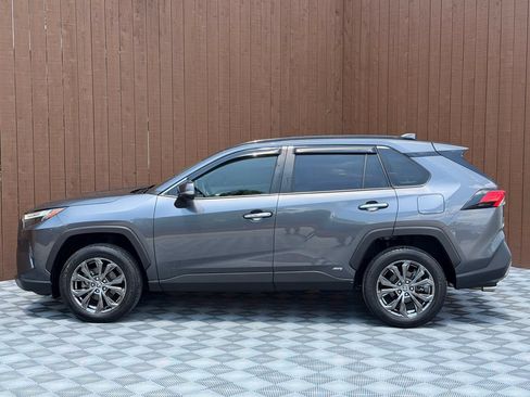 Used 2022 Toyota RAV4 Limited AWD/4WD image 13