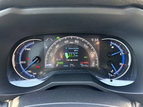 Used 2023 Toyota RAV4 XLE AWD/4WD image 13
