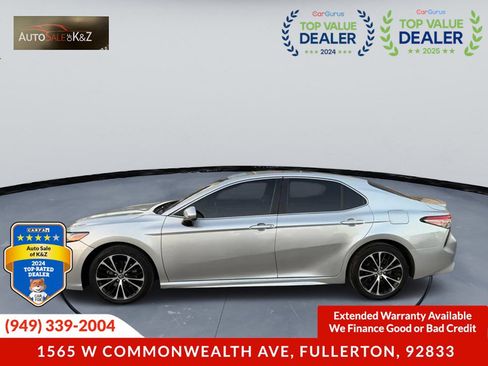 Used 2018 Toyota Camry SE image 4