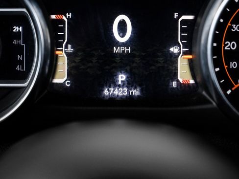 Used 2021 Jeep Gladiator Willys image 3