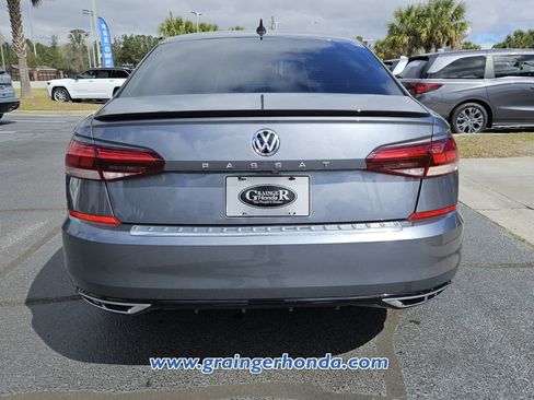 Used 2020 Volkswagen Passat 2.0T R-Line image 4