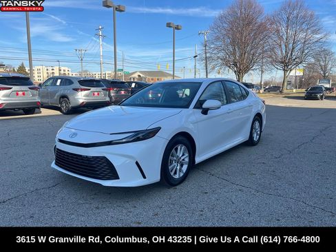 Certified 2025 Toyota Camry LE image 1