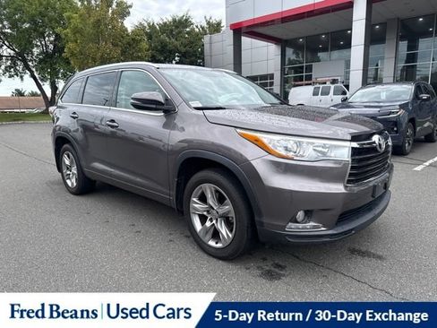 Used 2015 Toyota Highlander Limited AWD/4WD image 2