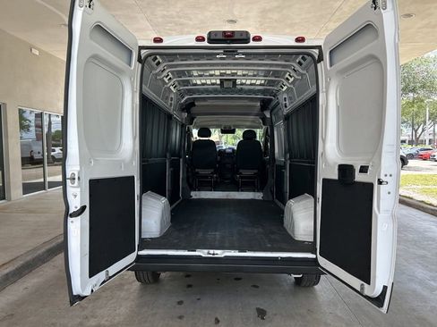 Used 2025 RAM ProMaster 2500 w/ Convenience Group FWD image 35