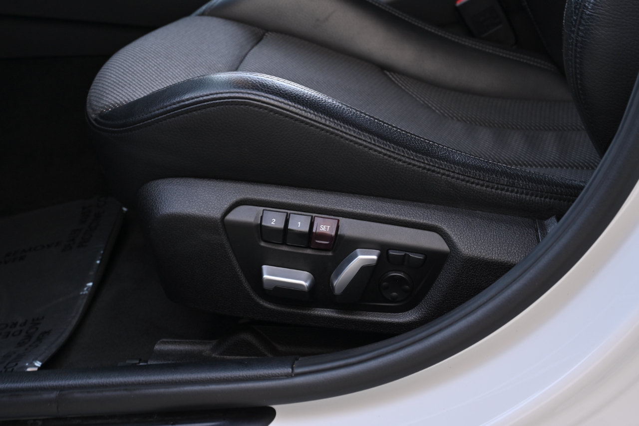 Used 2016 BMW M3 RWD image 32