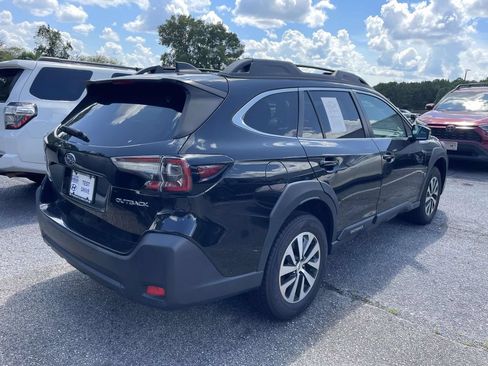 Used 2023 Subaru Outback Premium AWD/4WD image 2