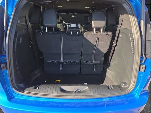 New 2026 Chrysler Pacifica Select w/ S Appearance Package image 13