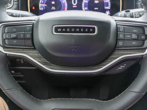 Used 2022 Jeep Wagoneer Series II w/ Premium Group I AWD/4WD image 32