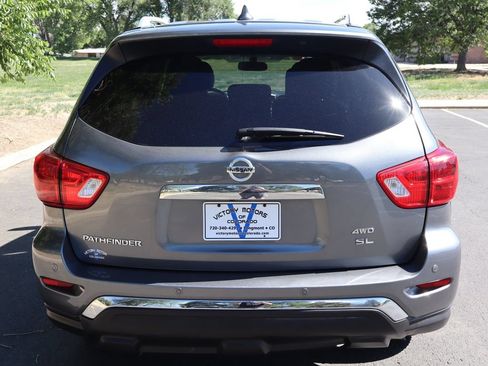 Used 2019 Nissan Pathfinder SL AWD/4WD image 6