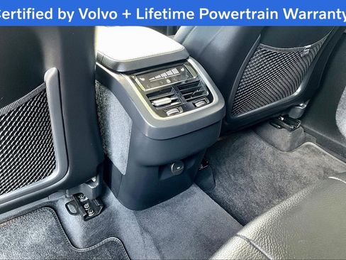Certified 2025 Volvo XC90 B6 Plus image 31