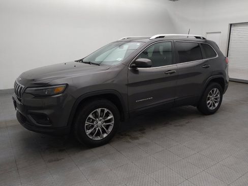 Used 2019 Jeep Cherokee Latitude Plus image 2