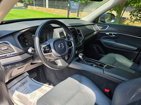 Used 2020 Volvo XC90 T6 Momentum w/ Protection Package Premier AWD/4WD image 7
