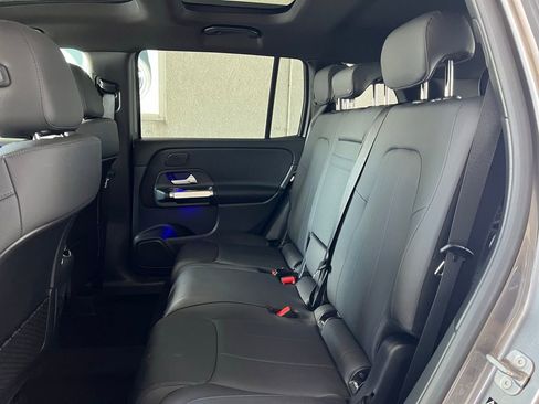 Used 2025 Mercedes-Benz GLB 250 4MATIC image 25