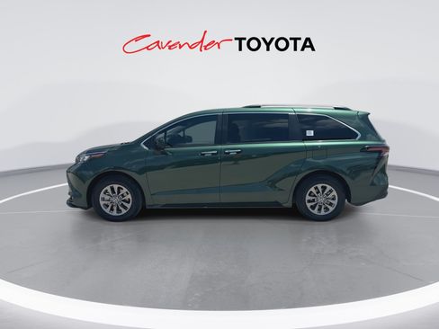 Certified 2026 Toyota Sienna XLE FWD image 5