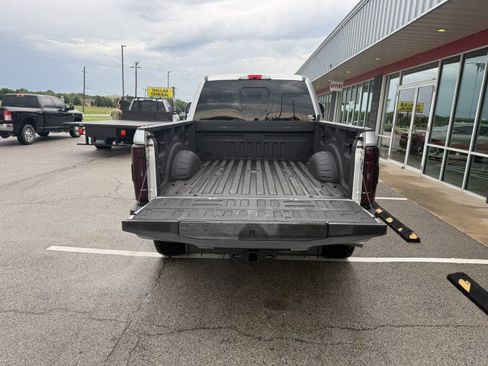 Used 2017 Ford F250 Platinum AWD/4WD image 5