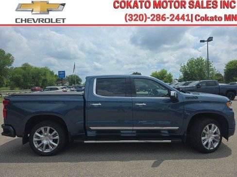 Used 2024 Chevrolet Silverado 1500 High Country w/ High Country Premium Package AWD/4WD image 8
