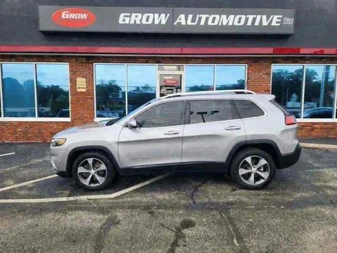 Used 2019 Jeep Cherokee Limited FWD image 12