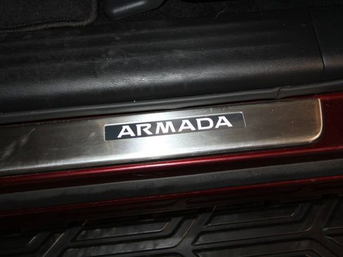 Used 2024 Nissan Armada Platinum w/ Captain's Chairs Package image 7