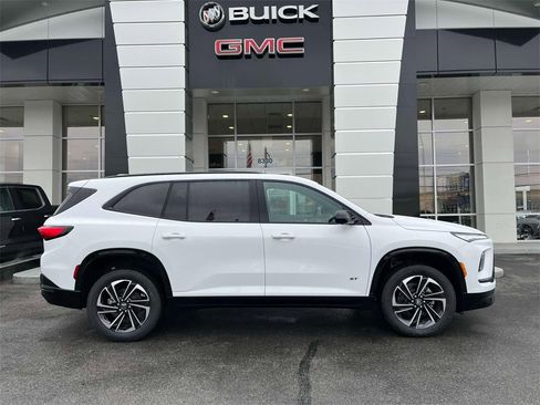 New 2025 Buick Enclave Sport Touring w/ LPO, Floor Liner Package image 2