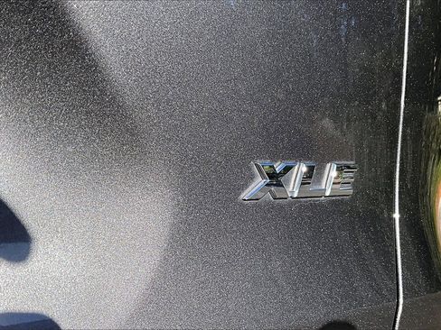 Used 2021 Toyota RAV4 XLE image 21