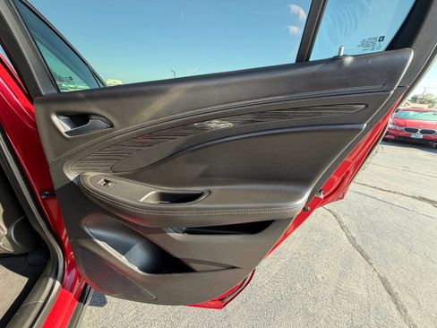 Used 2018 Buick Envision Essence AWD/4WD image 17