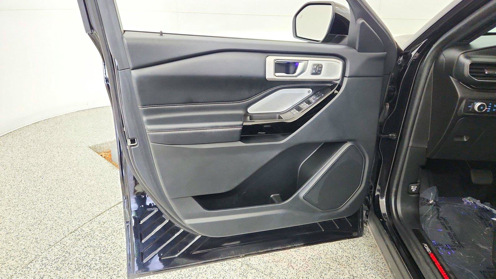 Used 2022 Ford Explorer ST w/ Equipment Group 401A AWD/4WD image 27