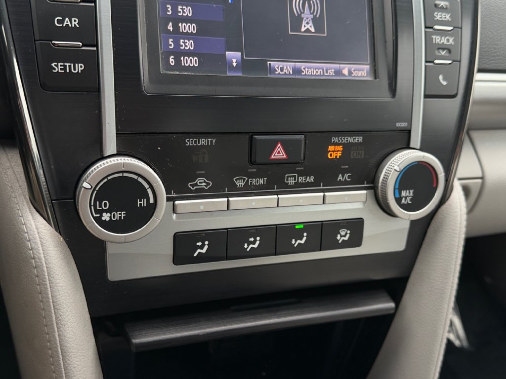 Used 2014 Toyota Camry LE FWD image 21