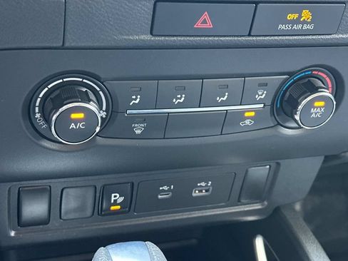 Used 2022 Nissan Frontier SV w/ Technology Package RWD image 19