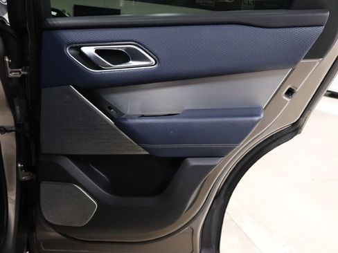Used 2019 Land Rover Range Rover Velar R-Dynamic SE image 27