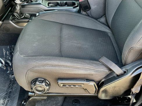 Used 2023 Jeep Gladiator Sport AWD/4WD image 18