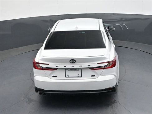 Used 2025 Toyota Camry SE w/ Convenience Package image 25