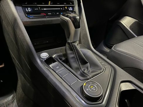 Used 2023 Volkswagen Tiguan SE R-Line AWD/4WD image 15