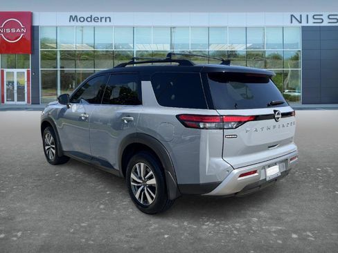 Certified 2025 Nissan Pathfinder SL FWD image 7