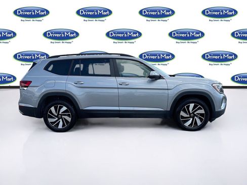 Used 2025 Volkswagen Atlas SE FWD image 8