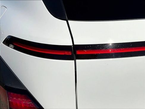 Used 2025 Hyundai Kona SEL FWD image 25