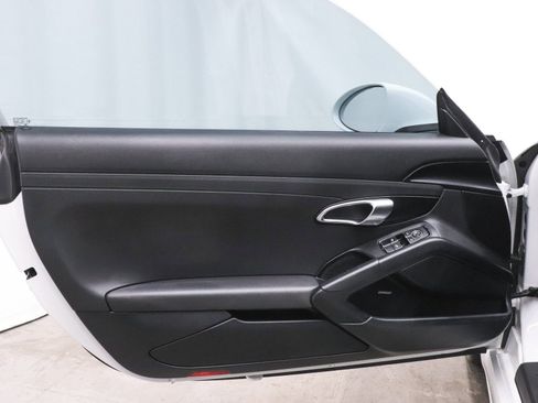 Used 2019 Porsche 718 Cayman image 12