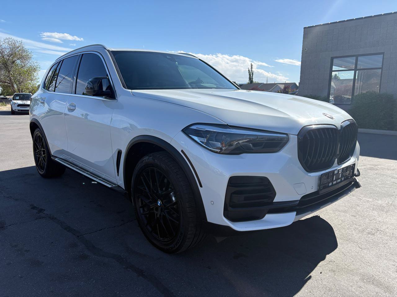 Used 2023 BMW X5 xDrive40i w/ Premium Package AWD/4WD image 1