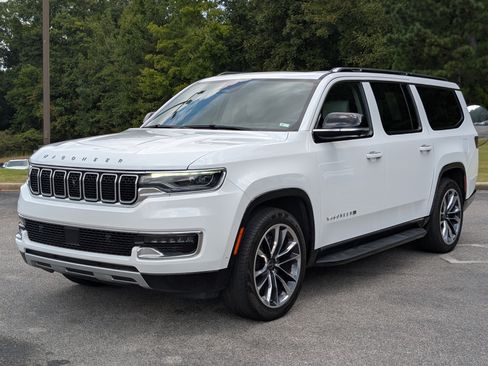 Used 2024 Jeep Wagoneer L Series II w/ Convenience Group I AWD/4WD image 5