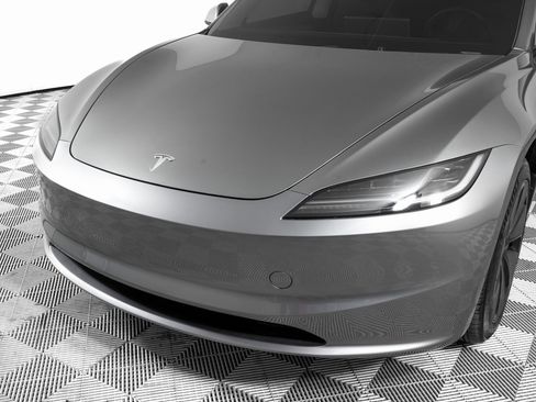 Used 2025 Tesla Model 3 Long Range image 38