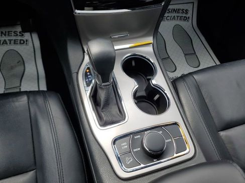 Used 2022 Jeep Grand Cherokee Limited w/ Tech Group AWD/4WD image 20