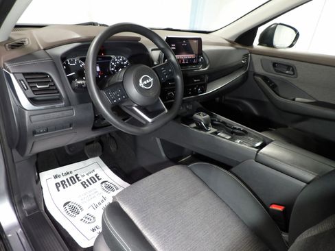 Used 2022 Nissan Rogue S FWD image 10