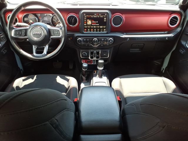 Used 2023 Jeep Wrangler Unlimited Rubicon w/ Cold Weather Group AWD/4WD image 11