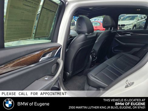 Used 2025 BMW X4 xDrive30i AWD/4WD image 17